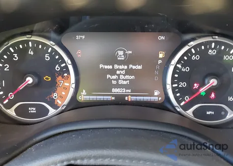 2017 Jeep Renegade Deserthawk 4X4 z USA, uszkodzony, nr VIN ZACCJBCB7HPF20933